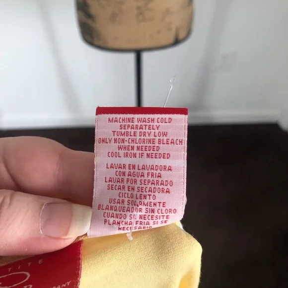 ⭕️ PRICE FIRM O Oscar de la Renta Small Petite Buttercup Yellow Short Sleeve Top - Picture 6 of 6